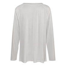 Cargar imagen en el visor de la galería, Camiseta Cuello V Doble Capa Personalizada | Oversize S-5XL