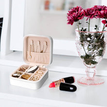 Cargar imagen en el visor de la galería, Joyero Cuadrado Personalizado | Tu Oasis de Orden para Viajar