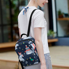 Cargar imagen en el visor de la galería, Mochila Personalizada para Mujer | Regalo Único y Resistente al Agua