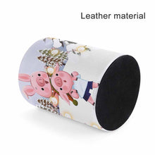 Cargar imagen en el visor de la galería, Portalápices de PU Soporte redondo para bolígrafos compartimentos para lápices y organizador para suministros de escritorio esenciales BG1613009 Personalizado Personalizada con Foto, Texto o Logo