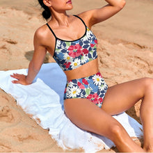 Cargar imagen en el visor de la galería, Conjunto de bikini de dos piezas con bustier para mujer BK2139 personalizado con patrón foto texto (impresión de imágenes múltiples)