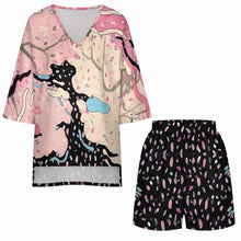 Cargar imagen en el visor de la galería, Conjunto de camisa con mangas murciélago y shorts con cintura elástica para mujer YKL07 personalizado con patrón foto texto (impresión de imagen única)