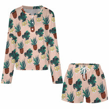 Cargar imagen en el visor de la galería, Conjunto de pijama de mujer 203 con top de manga larga abotonado y pantalón corto personalizado con patrón foto texto (impresión de imagen única)