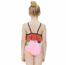 Cargar imagen en el visor de la galería, Traje de baño con volantes y hombros descubiertos para niña NT045 personalizado con patrón foto texto (impresión de imágenes múltiples)