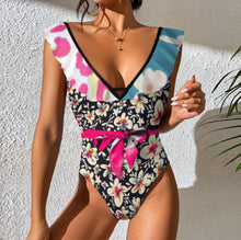 Cargar imagen en el visor de la galería, Novedad de 2024 Traje de baño de una pieza para mujer SDS2003 traje de baño con volantes y cuello en V personalizado con patrón foto texto (impresión de imágenes múltiples)