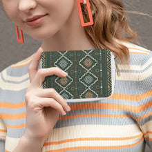 Cargar imagen en el visor de la galería, Tarjetero de piel personalizado con patrón foto texto (impresión de imagen única)