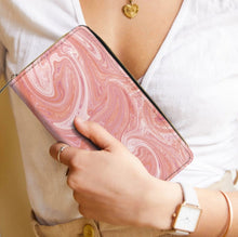 Cargar imagen en el visor de la galería, Cartera de viaje de piel para mujer y hombre personalizado con patrón foto texto (diferentes imágenes en ambos lados)