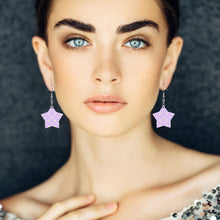 Cargar imagen en el visor de la galería, Pendientes de madera natural colgantes para mujeres y niñas SS1405003 Personalizados con Foto, Texto o Logo