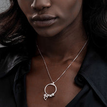 Cargar imagen en el visor de la galería, Collar Personalizado con Colgante Circular con Bola Corazón Diamante para Mujer X0091 Grabado con Texto Nombre