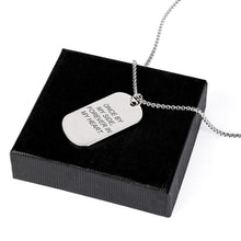 Cargar imagen en el visor de la galería, Collar Conmemorativo / Colgante de Placa Identificación para Mujer Hombre SS1401117 Grabado Personalizado con Texto Nombre