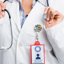 Cargar imagen en el visor de la galería, Carrete Plástico Retráctil de Soporte de Tarjeta de Identificación / Clip de Insignia JJ0529008 Personalizado Impresion Completa de Una Imagen con Foto Logotipo Patrón Texto
