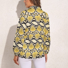 Cargar imagen en el visor de la galería, Camisa / Blusa vintage casual manga larga cuello en V con botones para mujer HS Personalizada con Impresión Completa de múltiples imágenes con Foto Logo Patrón Texto