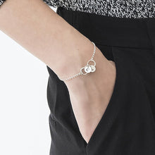 Cargar imagen en el visor de la galería, Pulsera Esterlina de plata 925 / cobre S0019 Infinito colgante redondo para parejas mujer hombre Personalizada con texto nombre