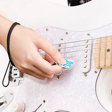 Cargar imagen en el visor de la galería, Collar de acero negro de púa de guitarra para mujer hombre SS1401018 personalizado con texto nombre