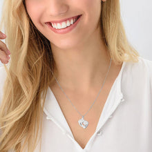 Cargar imagen en el visor de la galería, Collar Personalizado de Pies de Bebé de Plata 925 X0024 Grabado con Texto Nombre