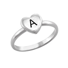 Cargar imagen en el visor de la galería, Anillo con Letra de Corazón de Plata Esterlina J0025 Grabado Personalizado con Texto Nombre