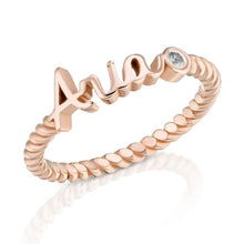 Cargar imagen en el visor de la galería, Anillo espiral con letras de plata de ley 925 para mujer J0012 Personalizado grabado con texto nombre