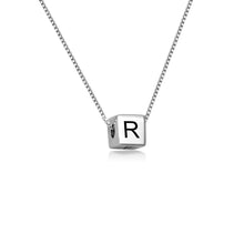 Cargar imagen en el visor de la galería, Collar con Colgante de Cubo con Letras de Plata de Ley 925 / Cobre X0069 Grabado Personalizado con Texto Nombre