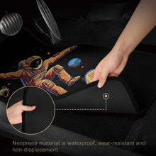 Cargar imagen en el visor de la galería, Group Tapete de piso con almohadilla para los pies Alfombrilla de coche de cuatro piezas ajuste personalizado para todos los coches QC1104019 Personalizado Personalizada con Foto, Texto o Logo