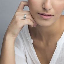 Cargar imagen en el visor de la galería, Anillo de plata de ley 925 para mujer con piedra natal J0006 Grabado Personalizado con Texto Nombre