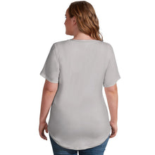Cargar imagen en el visor de la galería, Camiseta Holgada Personalizada con Cuello en V para Mujer
