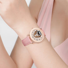 Cargar imagen en el visor de la galería, Reloj de Mujer Personalizado con Foto y Correa de Piel Rosa
