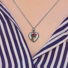 Cargar imagen en el visor de la galería, Collar Memorial Personalizado para Cenizas de Mascotas con Foto
