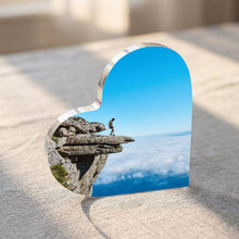 Cargar imagen en el visor de la galería, Adorno de metacrilato de pie personalizado con impresión UV
