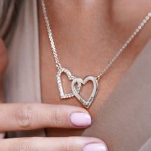 Cargar imagen en el visor de la galería, Collar de Diamantes de Doble Corazón en Plata de Ley 925 / Cobre para Mujer X0093 Grabado Personalizado con Texto Nombre
