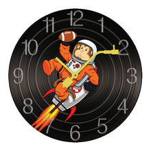 Cargar imagen en el visor de la galería, Reloj en Pared de Madera con Impresión UV de Diseño Personalizado con Tus Textos y Fotos
