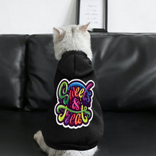 Cargar imagen en el visor de la galería, Ropa para Mascotas (con Capucha) con Diseño Personalizado de Tus Imágenes o Nombres Online
