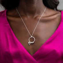 Cargar imagen en el visor de la galería, Collar Personalizado con Colgante Circular con Bola Corazón Diamante para Mujer X0091 Grabado con Texto Nombre
